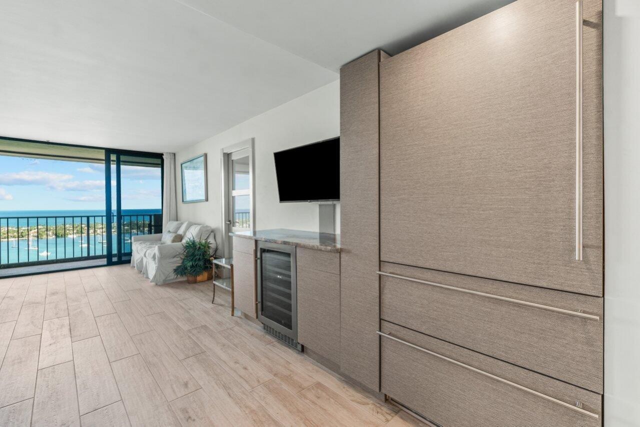 5600 N Flagler Drive, Unit PH108, West Palm Beach, FL 33407 Photo