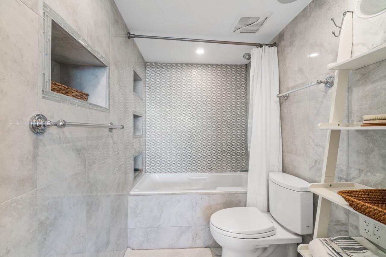 5600 N Flagler Drive, Unit PH108, West Palm Beach, FL 33407 Photo