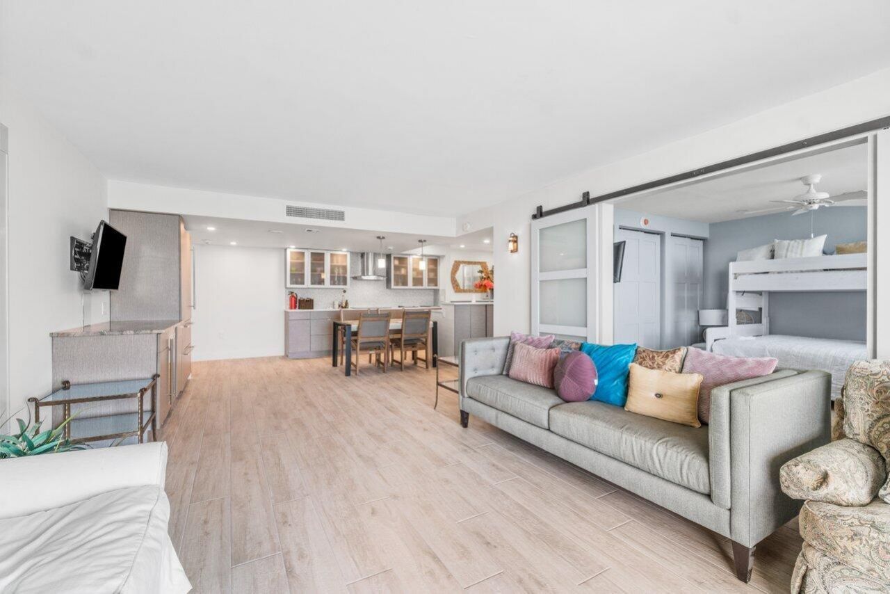 5600 N Flagler Drive, Unit PH108, West Palm Beach, FL 33407 Photo