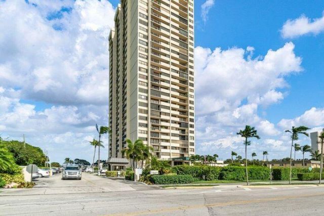 5600 N Flagler Drive, Unit PH108, West Palm Beach, FL 33407 Photo