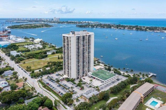 5600 N Flagler Drive, Unit PH108, West Palm Beach, FL 33407 Photo