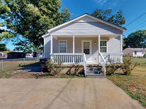 206 2nd Avenue , Dyersburg, TN 38024