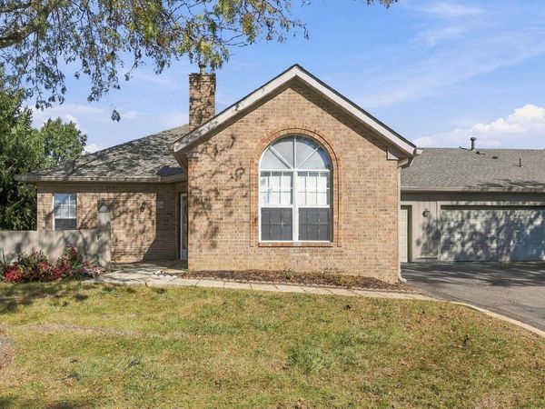 5734 Willow Lake Drive, Grove City, OH 43123