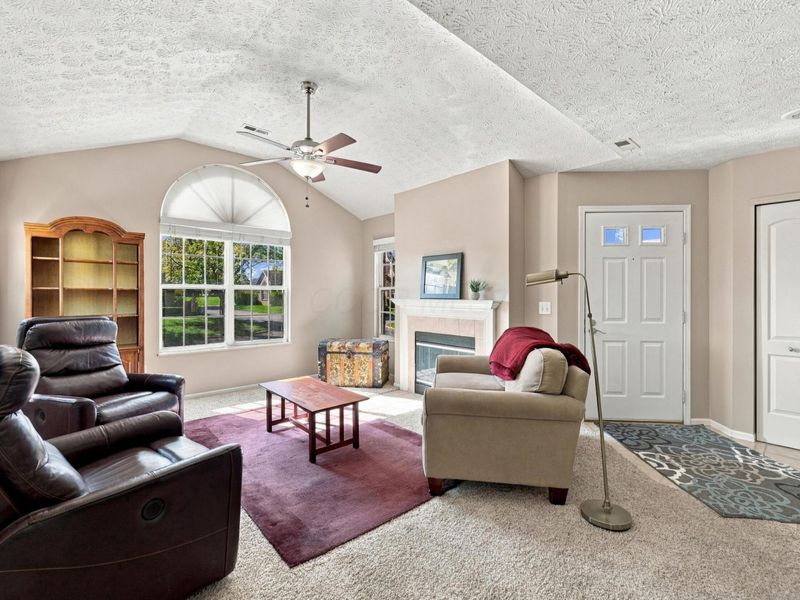 5734 Willow Lake Drive, Grove City, OH 43123 Photo 4