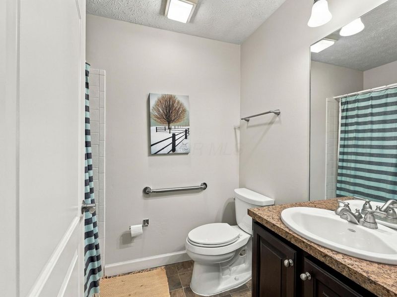 5734 Willow Lake Drive, Grove City, OH 43123 Photo 9
