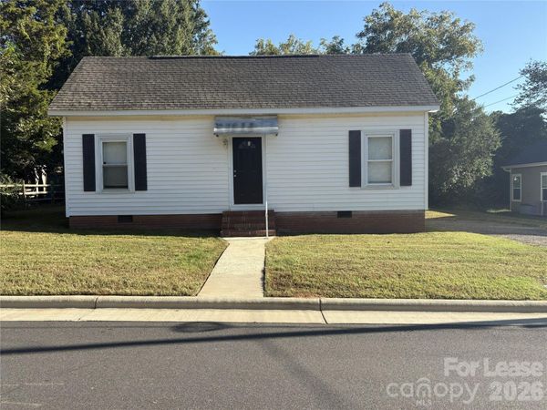 332 E Lowrance Avenue , Mooresville, NC 28115