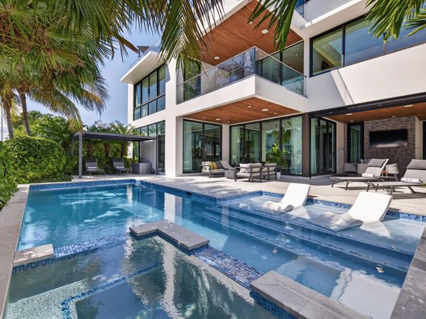1736 SE 14TH Street, Fort Lauderdale, FL 33316