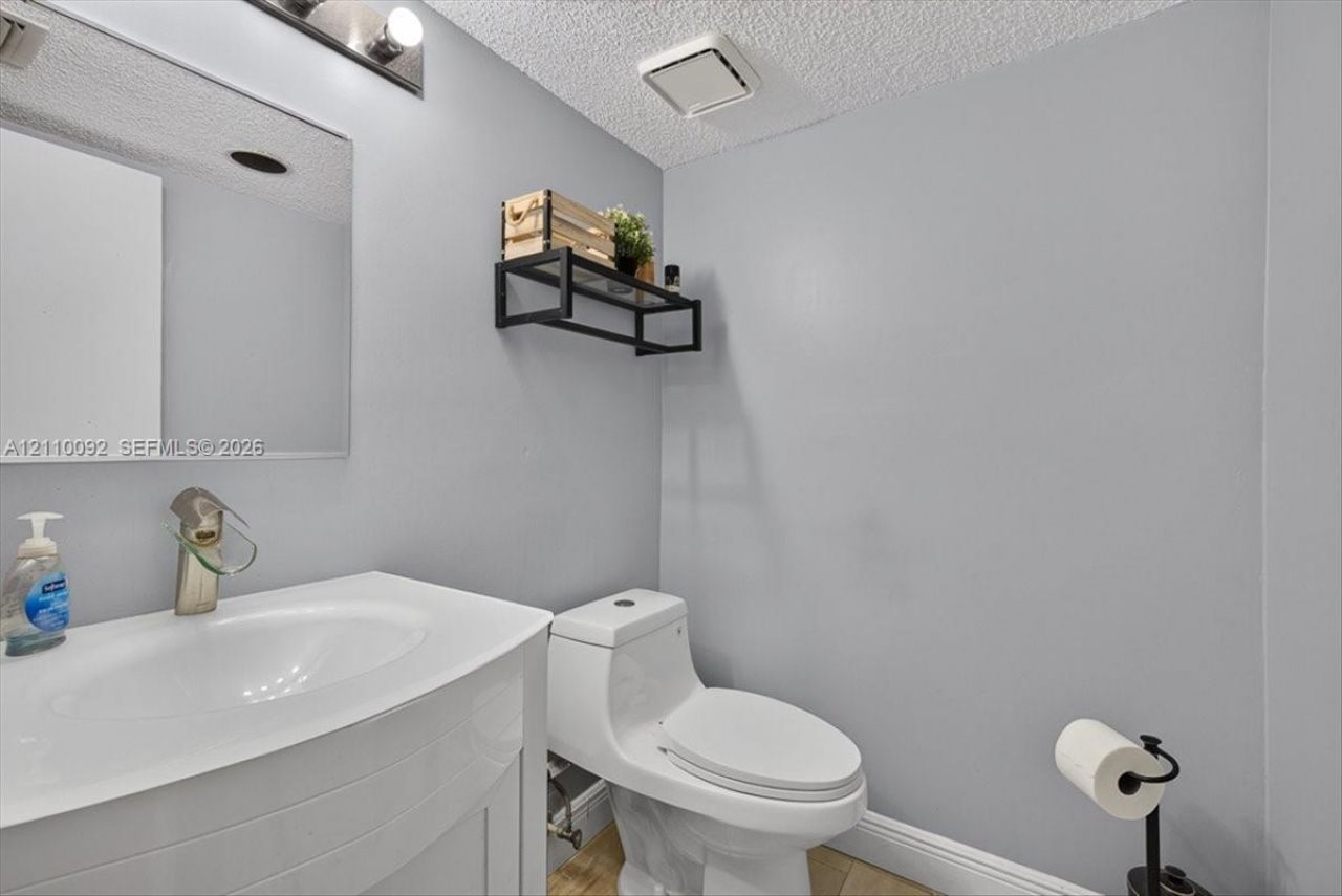 1403 SW 110th Way , Davie, FL 33324 Photo