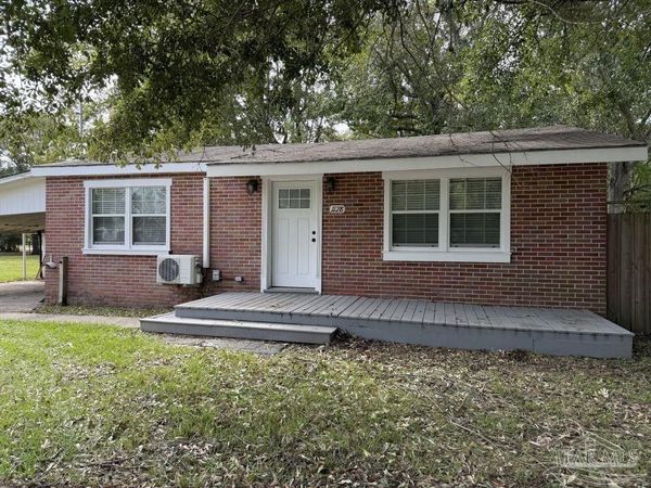 1128 S Presley St, Atmore, AL 36502
