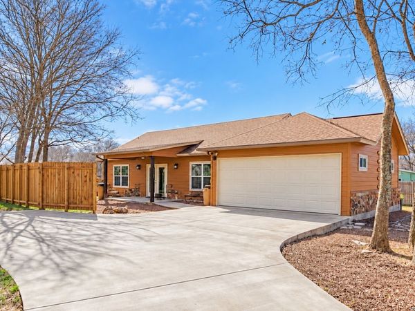 890 E Torrey, New Braunfels, TX 78130