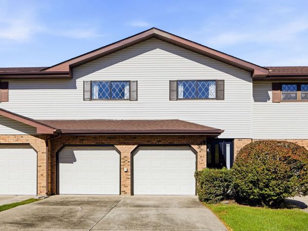 919 Meadow Ridge Lane , New Lenox, IL 60451