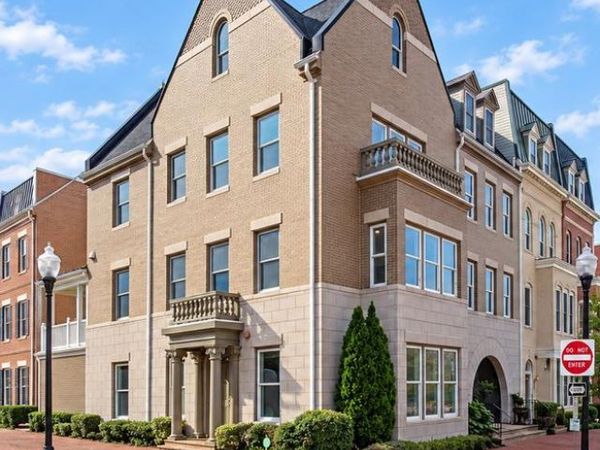 2114 MAIN LINE BOULEVARD, ALEXANDRIA, VA 22301