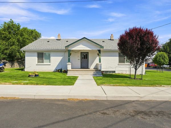 418 SW G Street, Madras, OR 97741