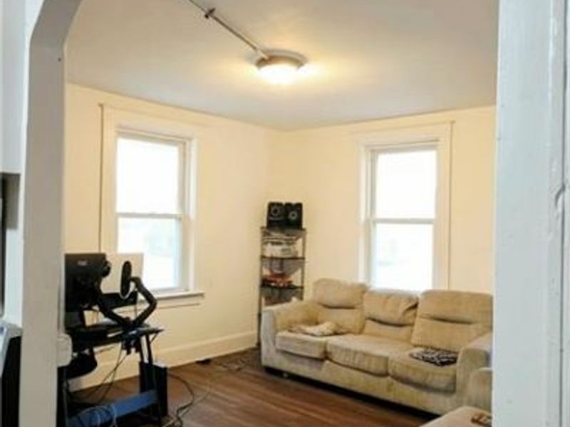 527 W 63rd St, Cincinnati, OH 45216 Photo 3