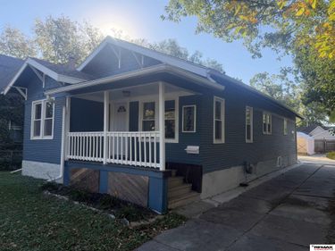 2737 E Street, Lincoln, NE 68510