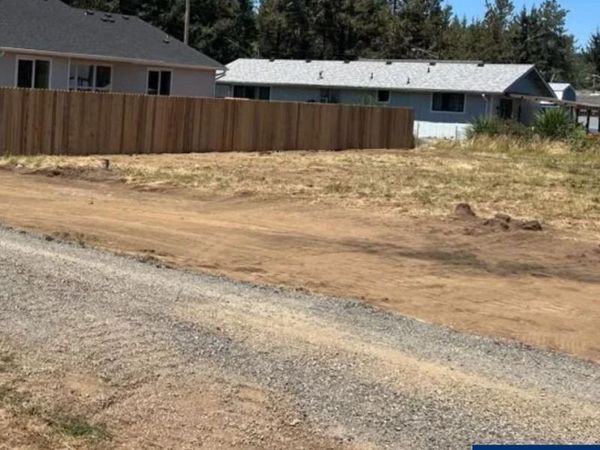 1017 42Nd Av, Sweet Home, OR 97386