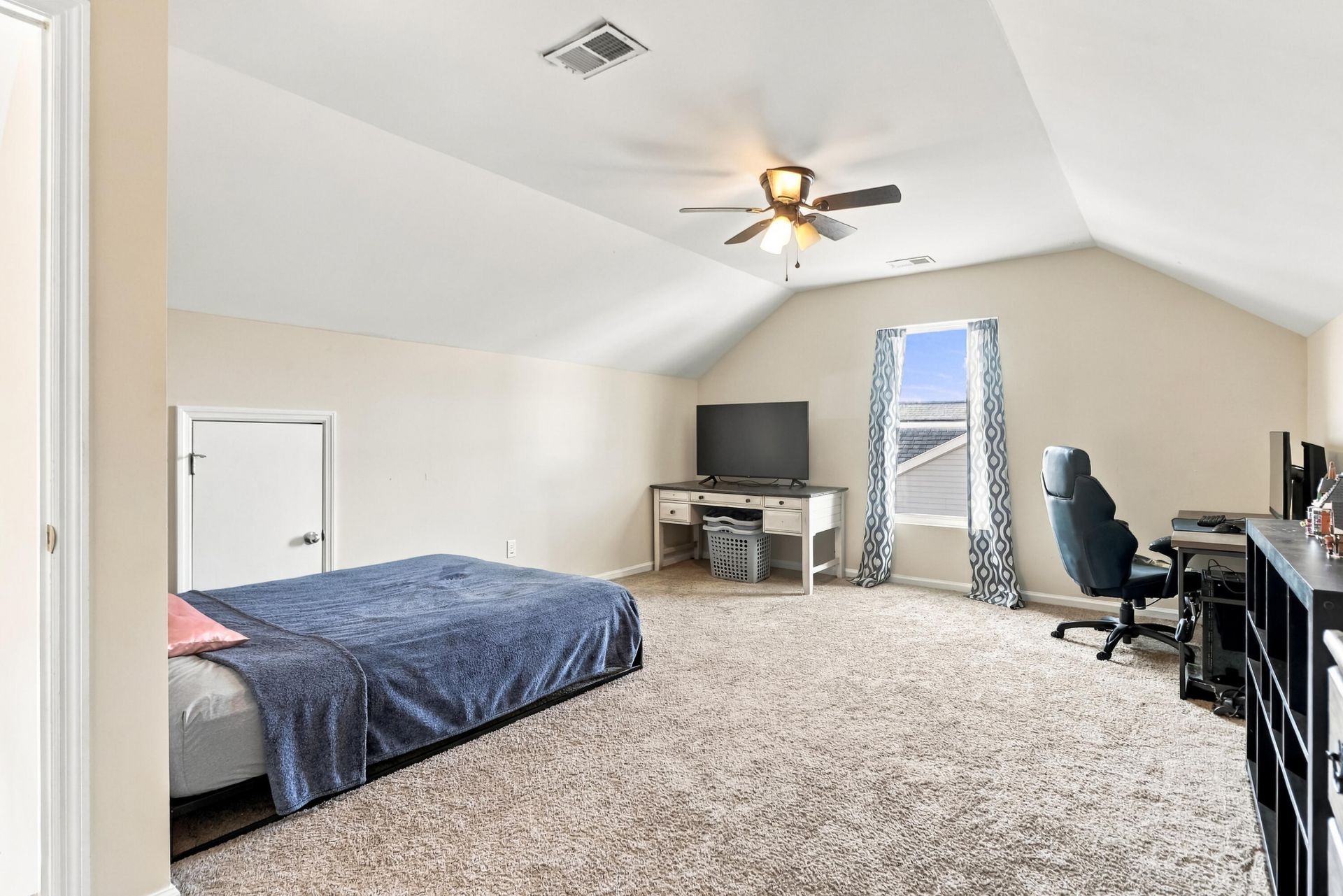 140 Weeping Cypress Drive Photo 36