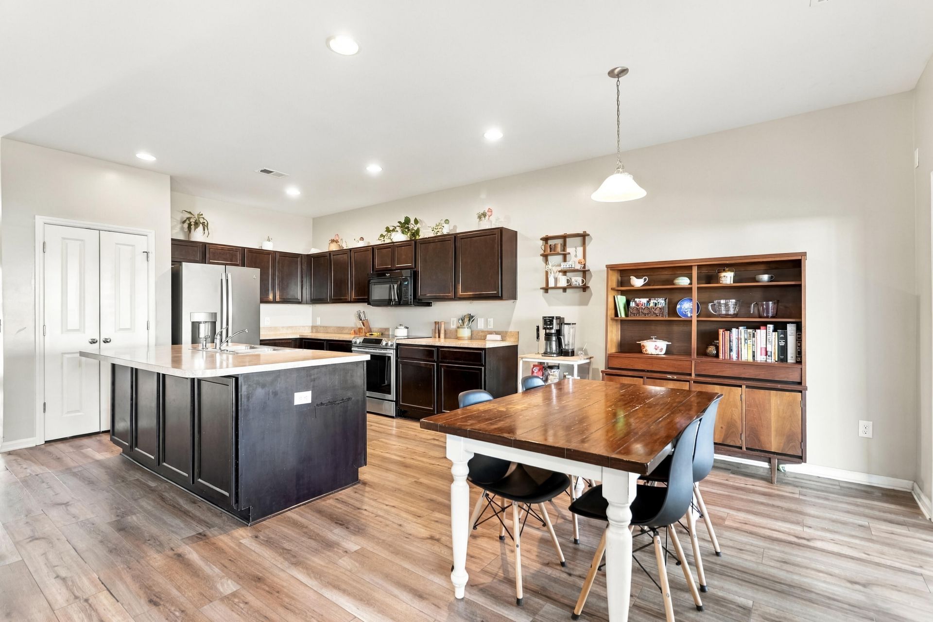 140 Weeping Cypress Drive Photo 9