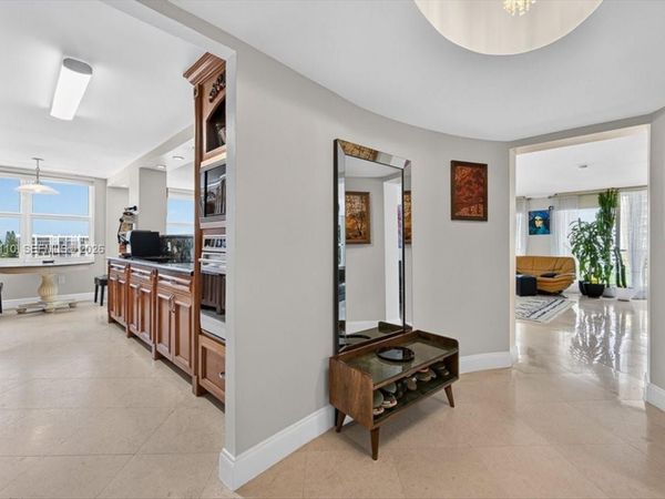2751 S Ocean Dr , Unit 801N, Hollywood, FL 33019