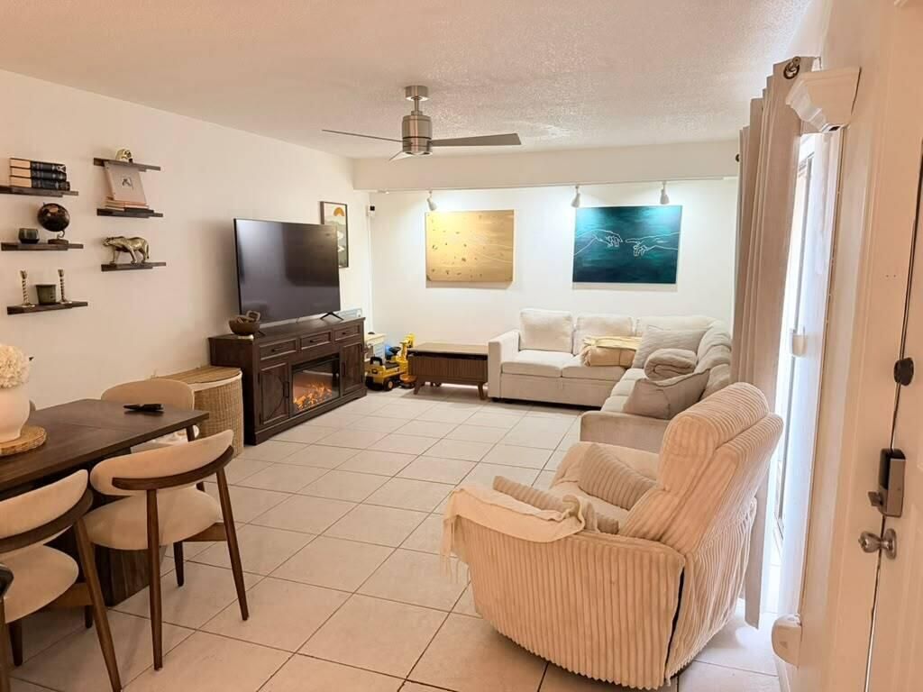 9855 NW 6th Court, Plantation, FL 33324 Photo