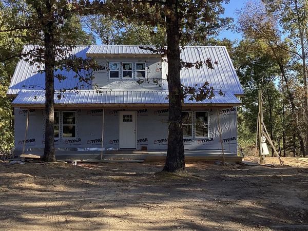 302 Lower Roans Creek Rd , Linden, TN 37096