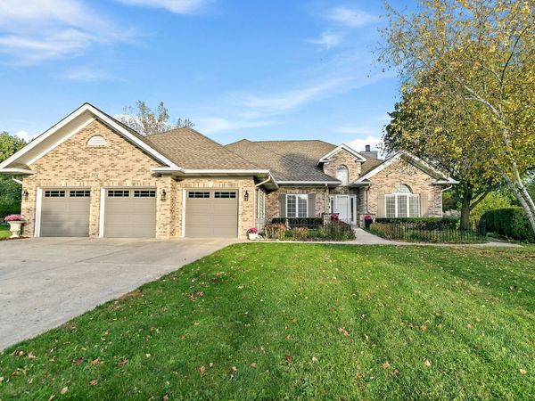2101 Burnham Court , Algonquin, IL 60102