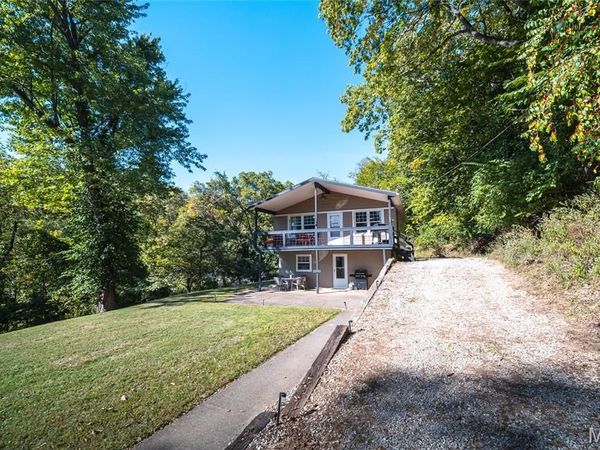 29 N Oak Street , Grafton, IL 62037