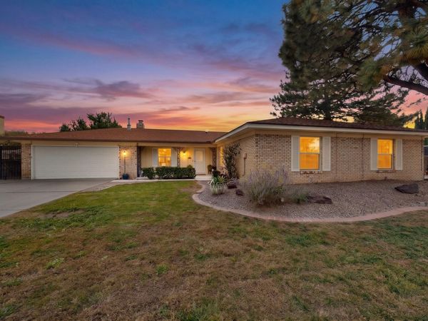 7108 Vista Del Arroyo Avenue NE, Albuquerque, NM 87109