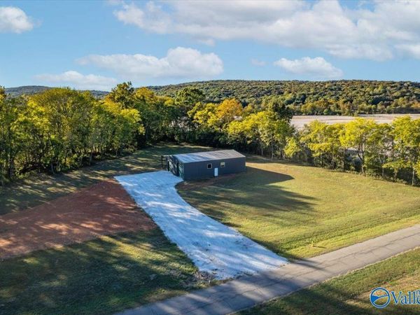 356 Sharpes Hollow Road, New Market, AL 35761
