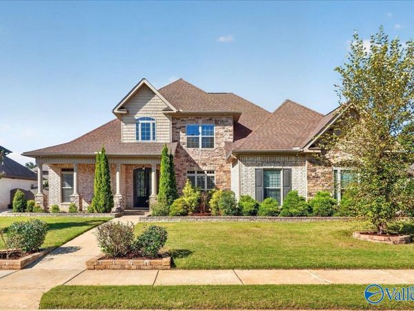 222 Coach Lamp Drive, Madison, AL 35758