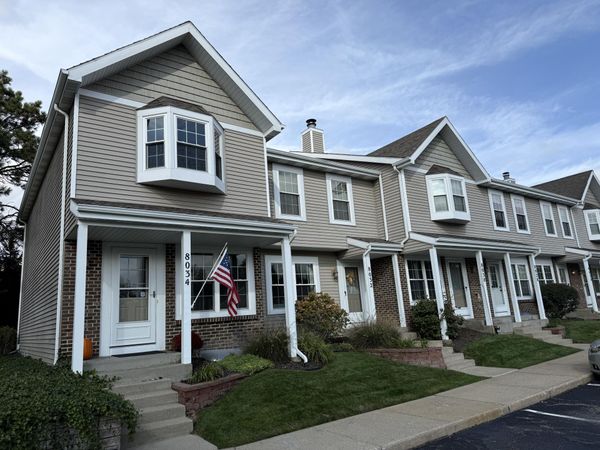 8034 Wimbledon Drive, Unit 33, Portage, MI 49024