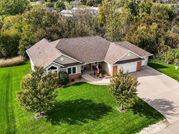 428 Holt Street , Anamosa, IA 52205