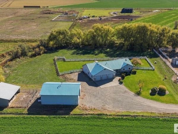 7695 S 15th E, IDAHO FALLS, ID 83404