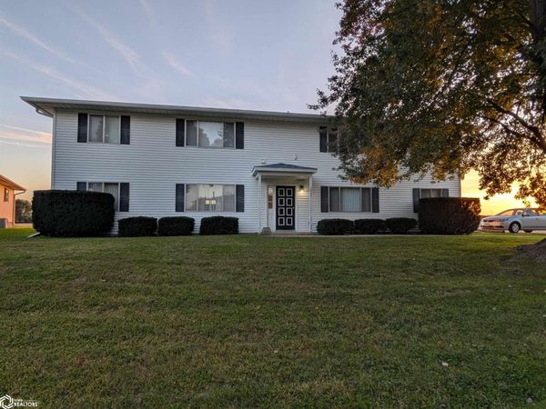 1525 Airlane Drive, Burlington, IA 52601