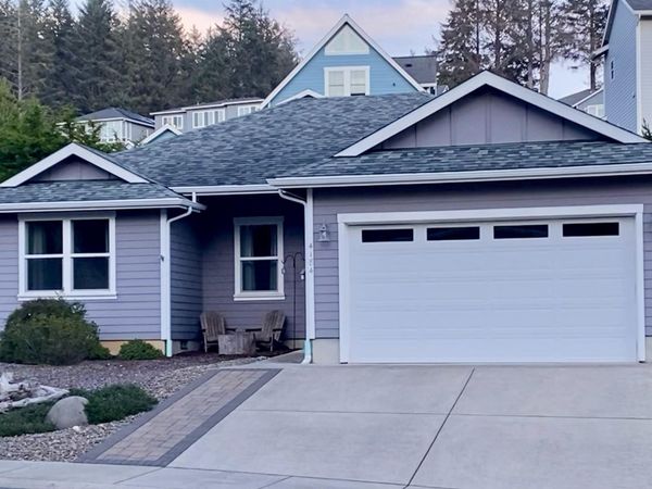 4184 SE Inlet Av, Lincoln City, OR 97367