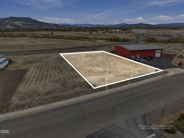 167 Trout Way, White City, OR 97503