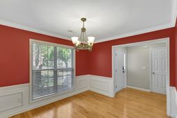 1561 Glen Erin Drive photo 4
