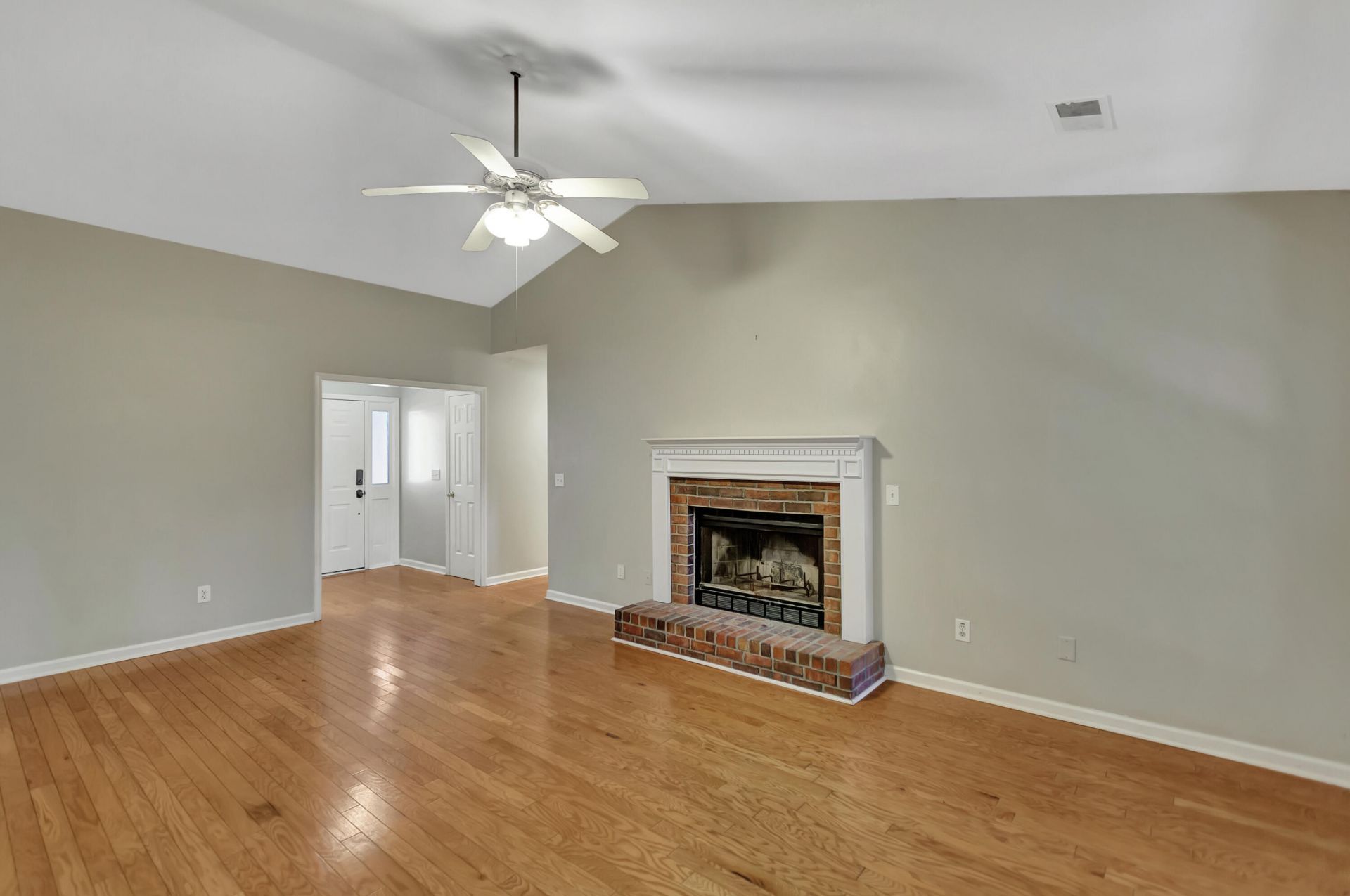 1561 Glen Erin Drive Photo 9