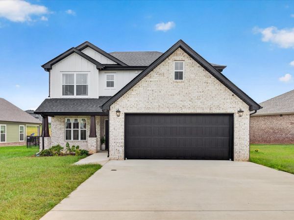 322 Frontier Dr, Clarksville, TN 37043