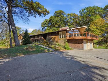 5130 Seymour Lake Road, Brandon Township, Mi 48371