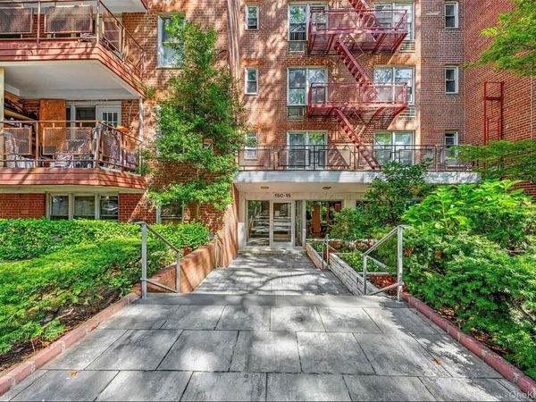 150-15 79th Avenue , Unit 1L, Kew Garden Hills, NY 11367