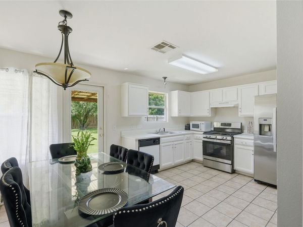 310 Raintree DR , Georgetown, TX 78626