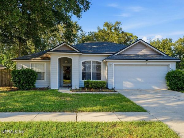 503 W WINNEMISSETT Avenue, DeLand, FL 32720