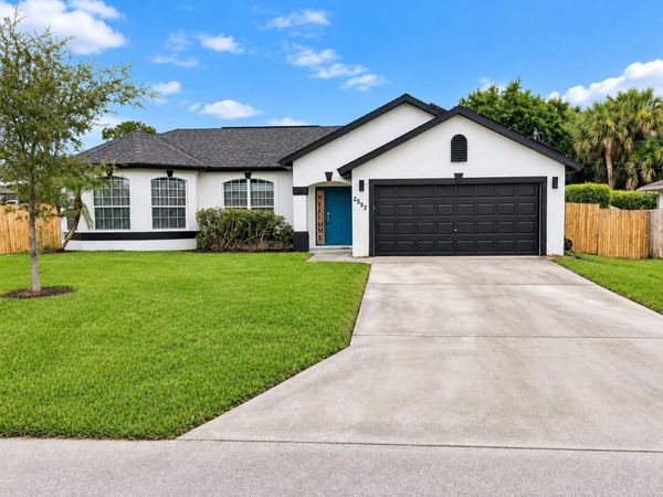 2592 SW National Circle, Port St. Lucie, FL 34953