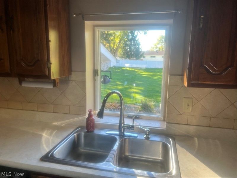 5769 Emerson Avenue NW, Champion, OH 44483 Photo 4