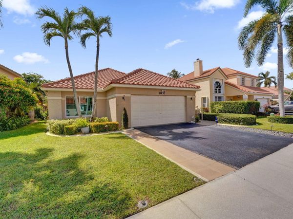 8932 S LAKE PARK Circle S, Davie, FL 33328