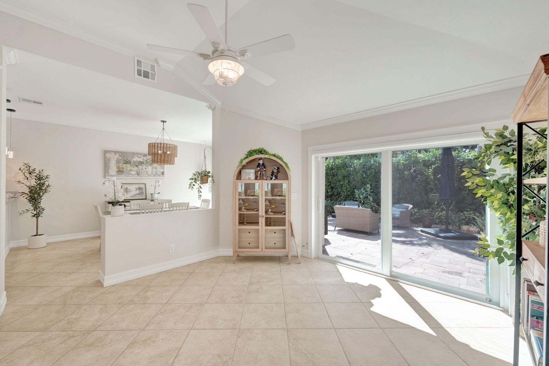8932 S Lake Park Circle S, Davie, FL 33328 Photo