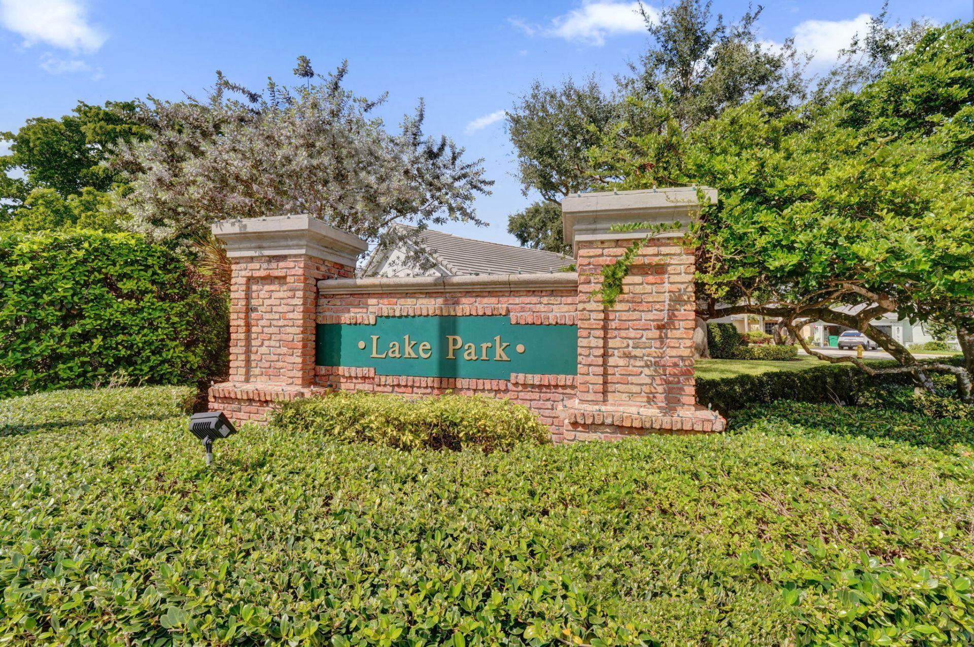 8932 S Lake Park Circle S, Davie, FL 33328 Photo