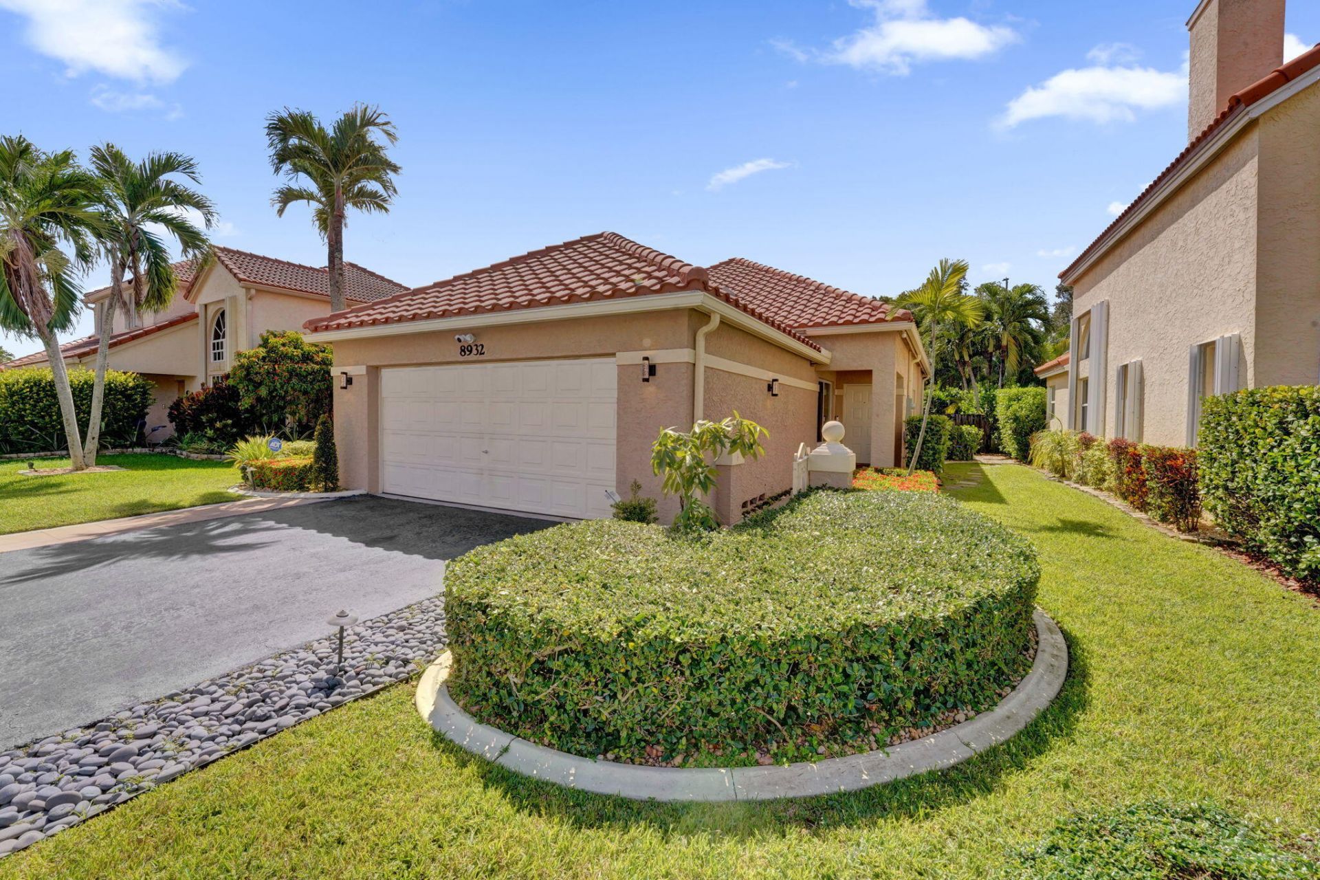 8932 S Lake Park Circle S, Davie, FL 33328 Photo