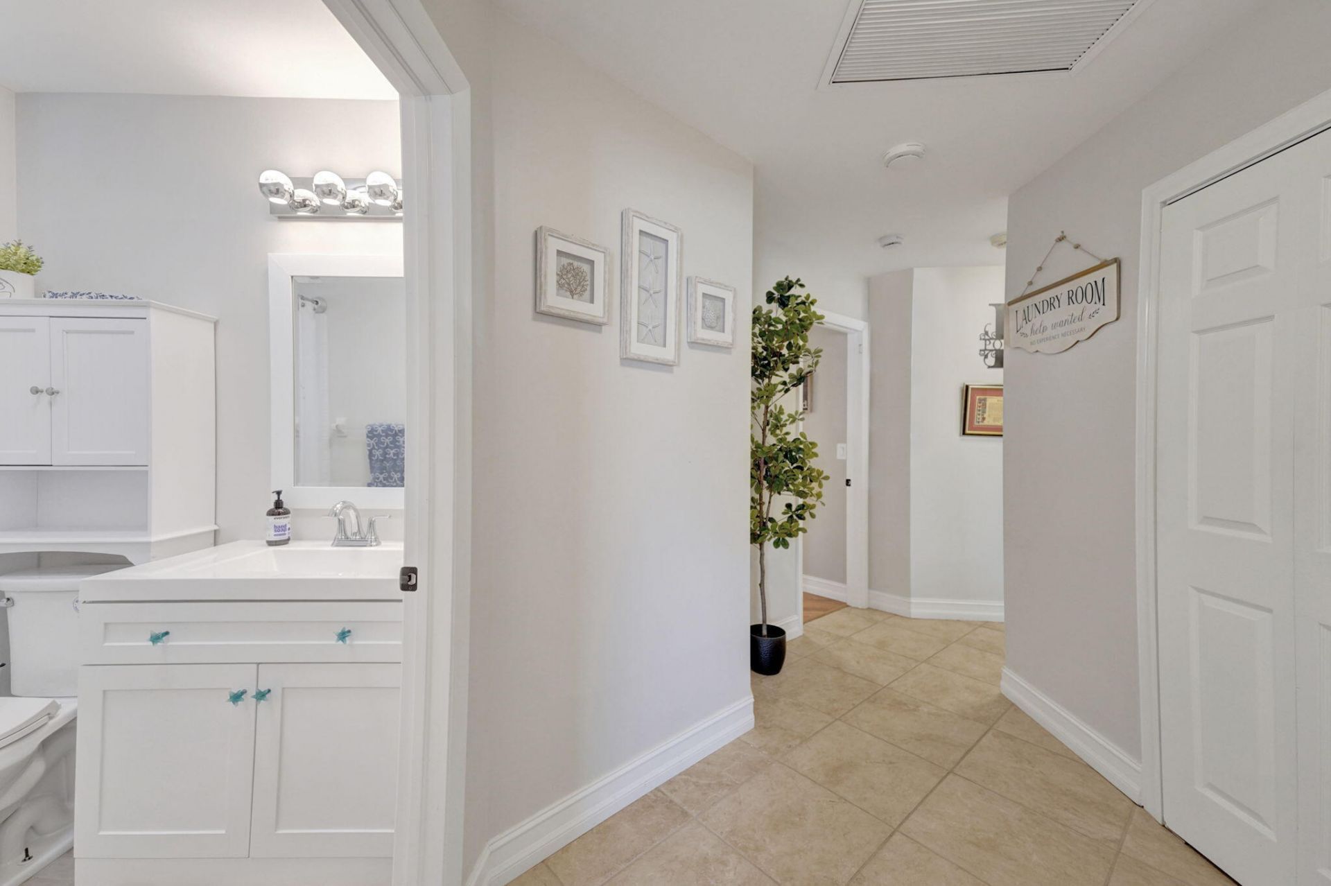 8932 S Lake Park Circle S, Davie, FL 33328 Photo